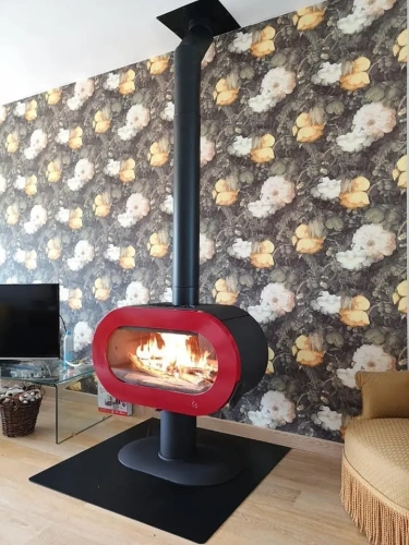 Fifty On Pedestal Kırmızı Döküm Odun Sobası AKS8456 ürün küçük galeri görseli
